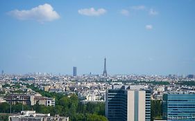Vue panoramique sur Paris : Sublime appartement au centre de Courbevoie